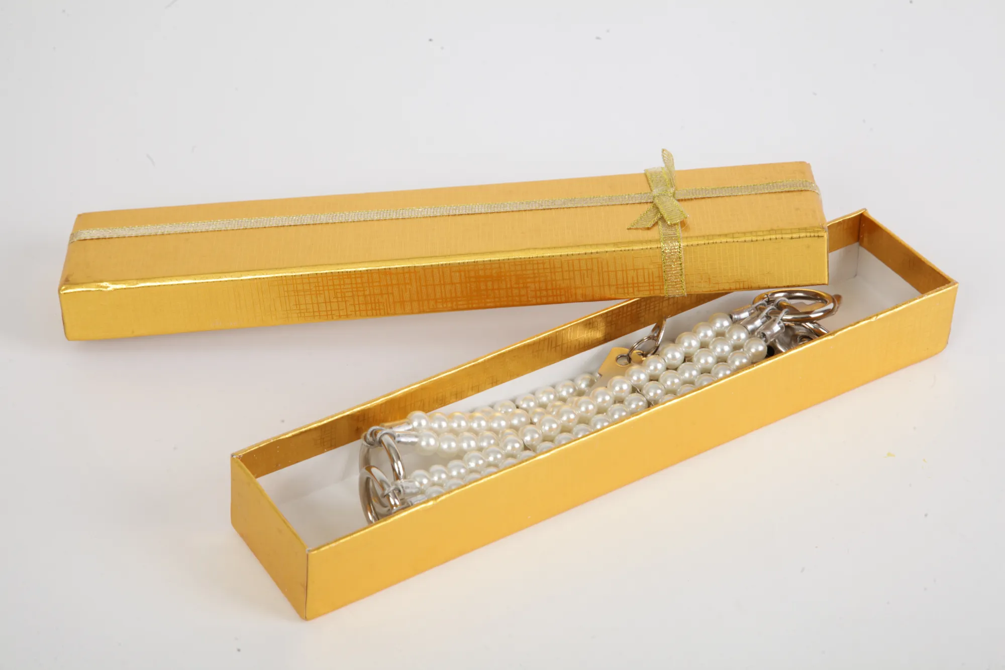 Наручники жемчужные белые 47501-2-MM