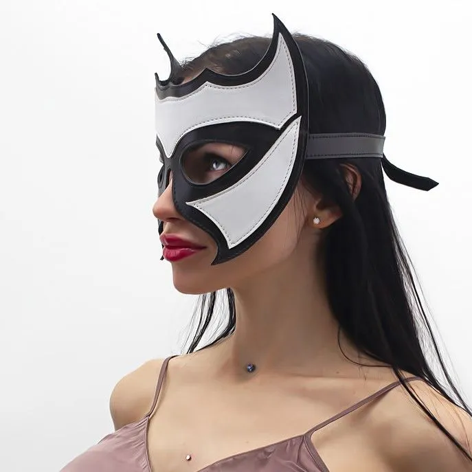 маска на лицо подиум с белой вставкой в России