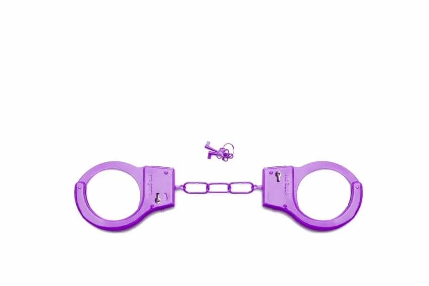 наручники декоративные shots media metal handcuffs, фиолетовые в России