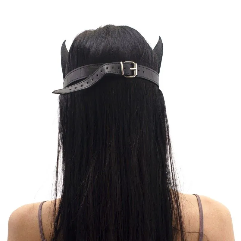 маска на лицо подиум с белой вставкой в России