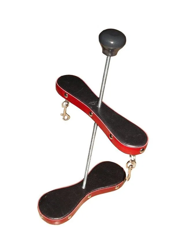 Оттягиватель для сосков Подиум черно-красный