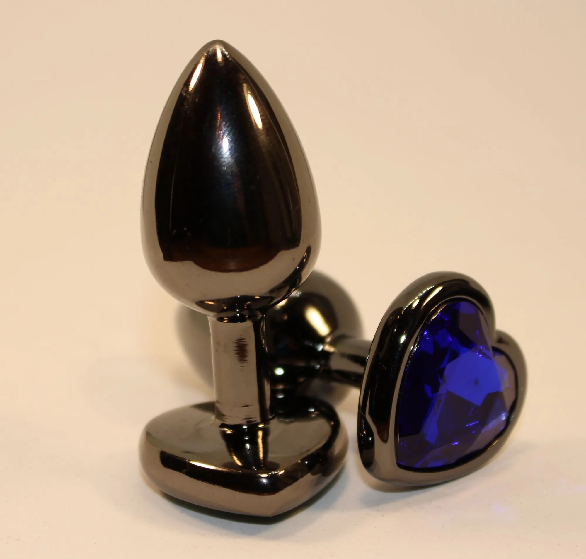 пробка анальная черная 7,5х2,8см с сердечком синий страз 47438-3mm в России