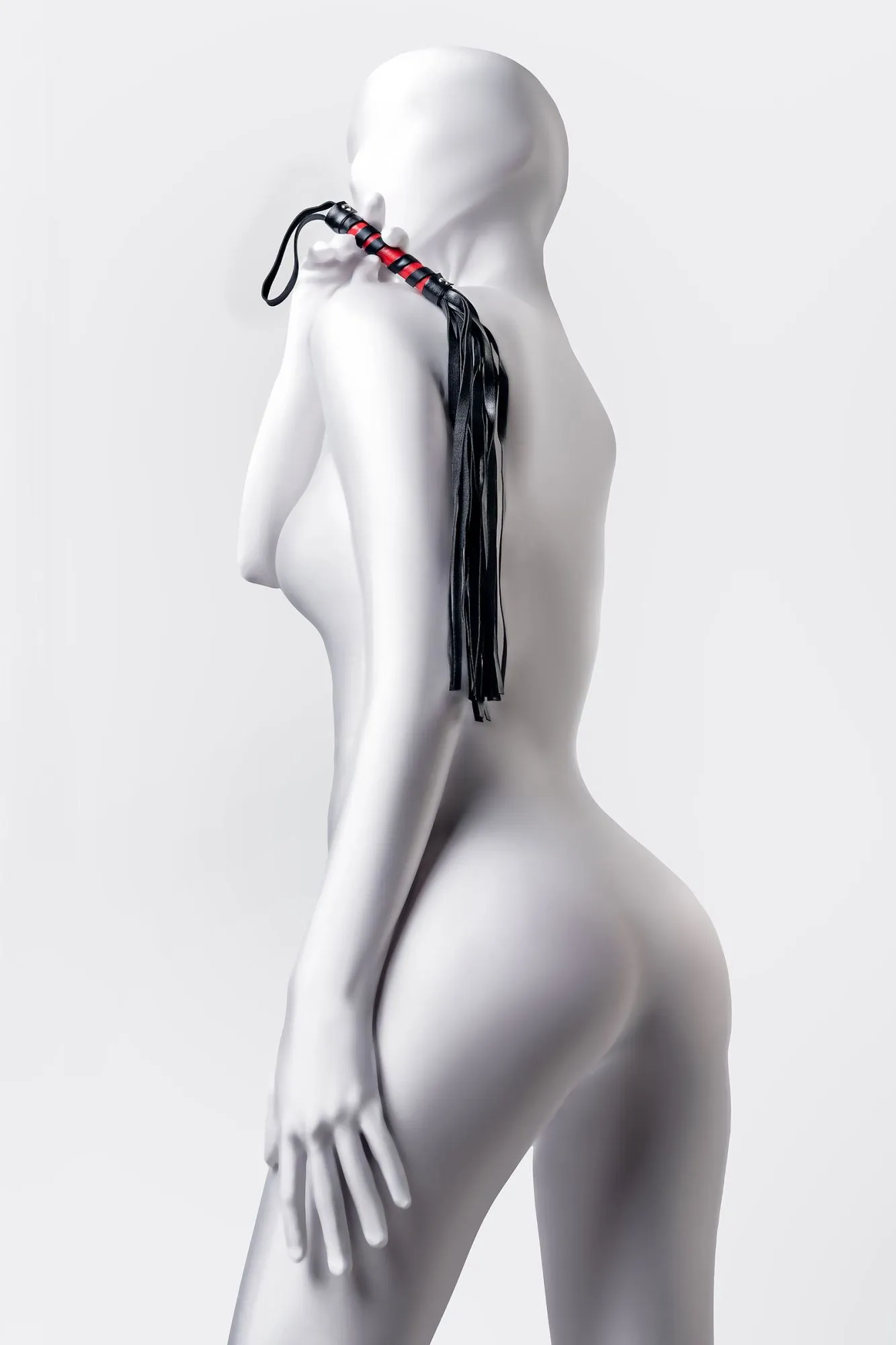 флоггер anonymo #0004, pu кожа, черный, 45 см в России