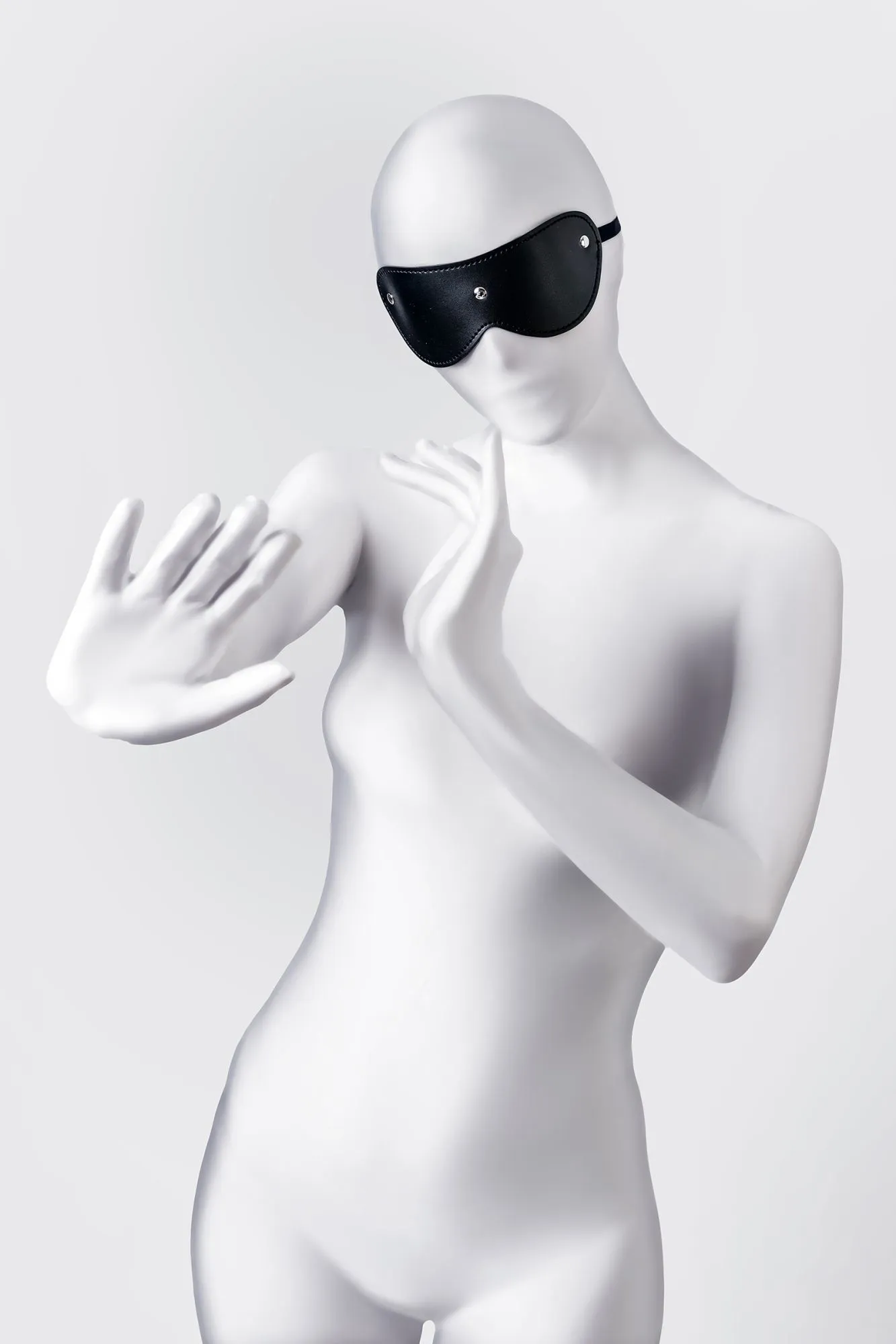 маска anonymo, pu кожа, черная, 24 см в России