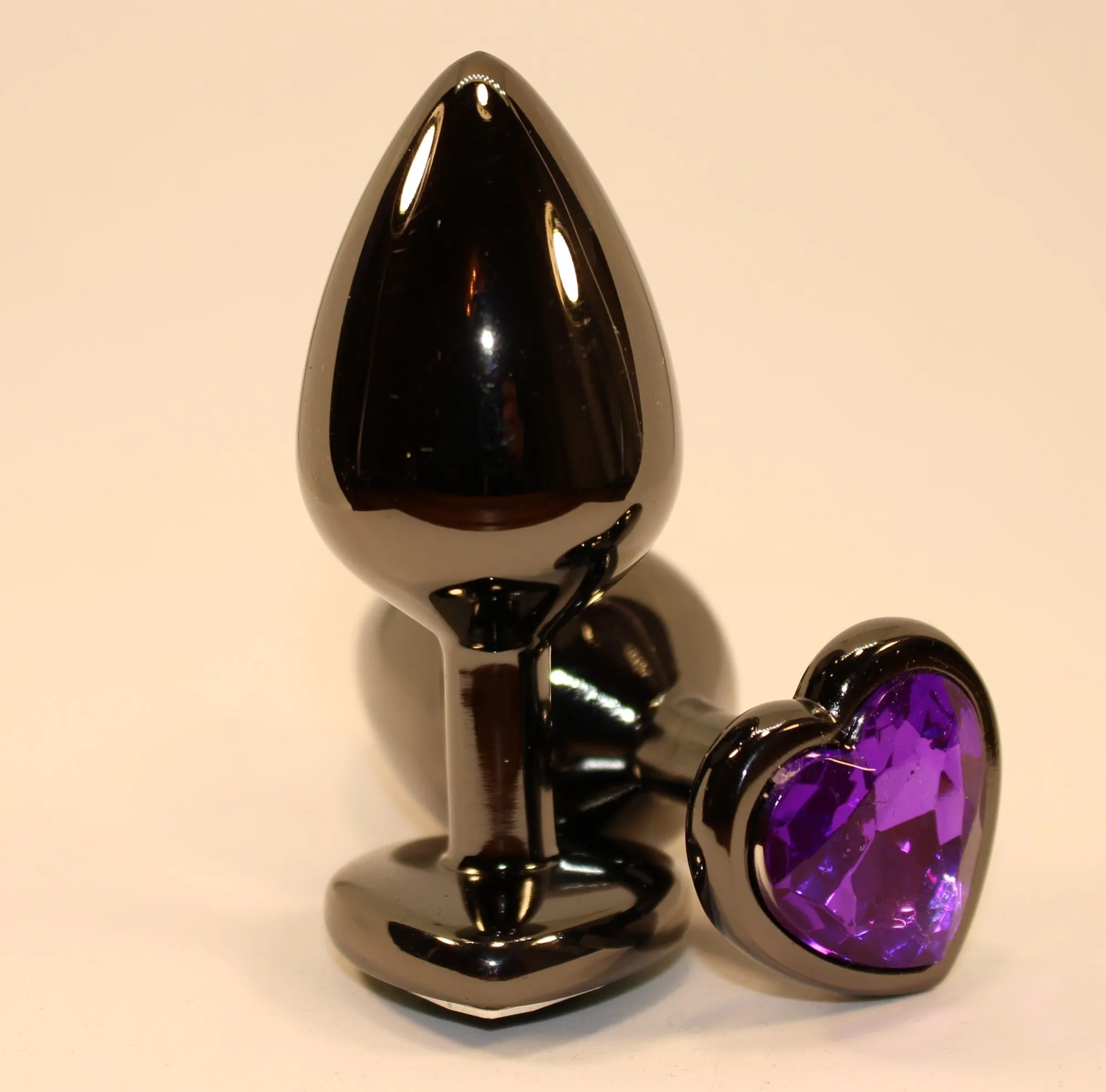 пробка анальная черная 7,5х2,8см с сердечком фиолетовый страз 47438-5mm в России