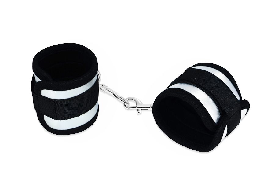 Наручники декоративные LoveToy Struggle My Handcuff, черно-белые