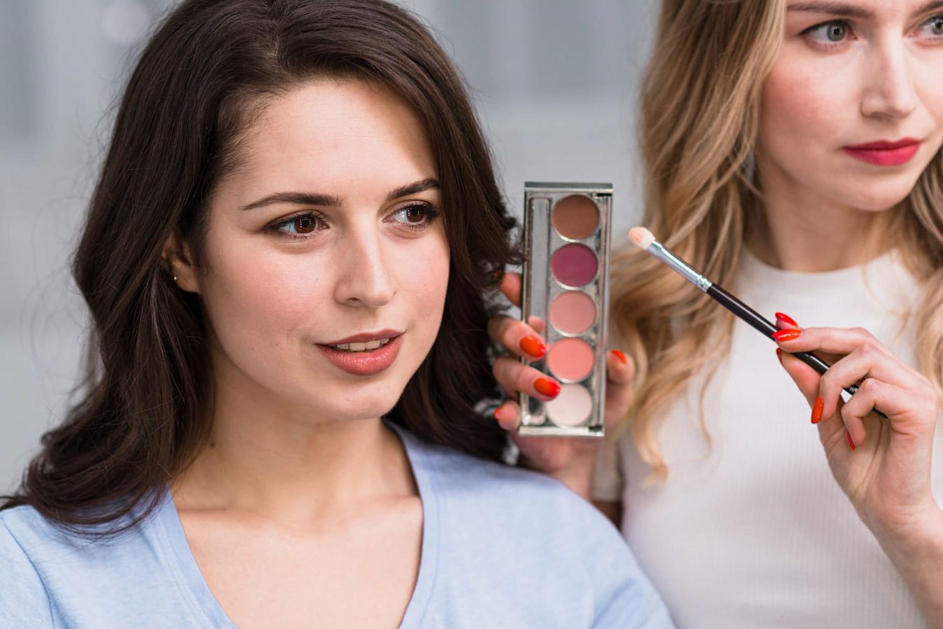 Как подобрать идеальный оттенок помады и теней под цвет глаз и волос Как подобрать идеальный оттенок помады и теней под цвет глаз и волос