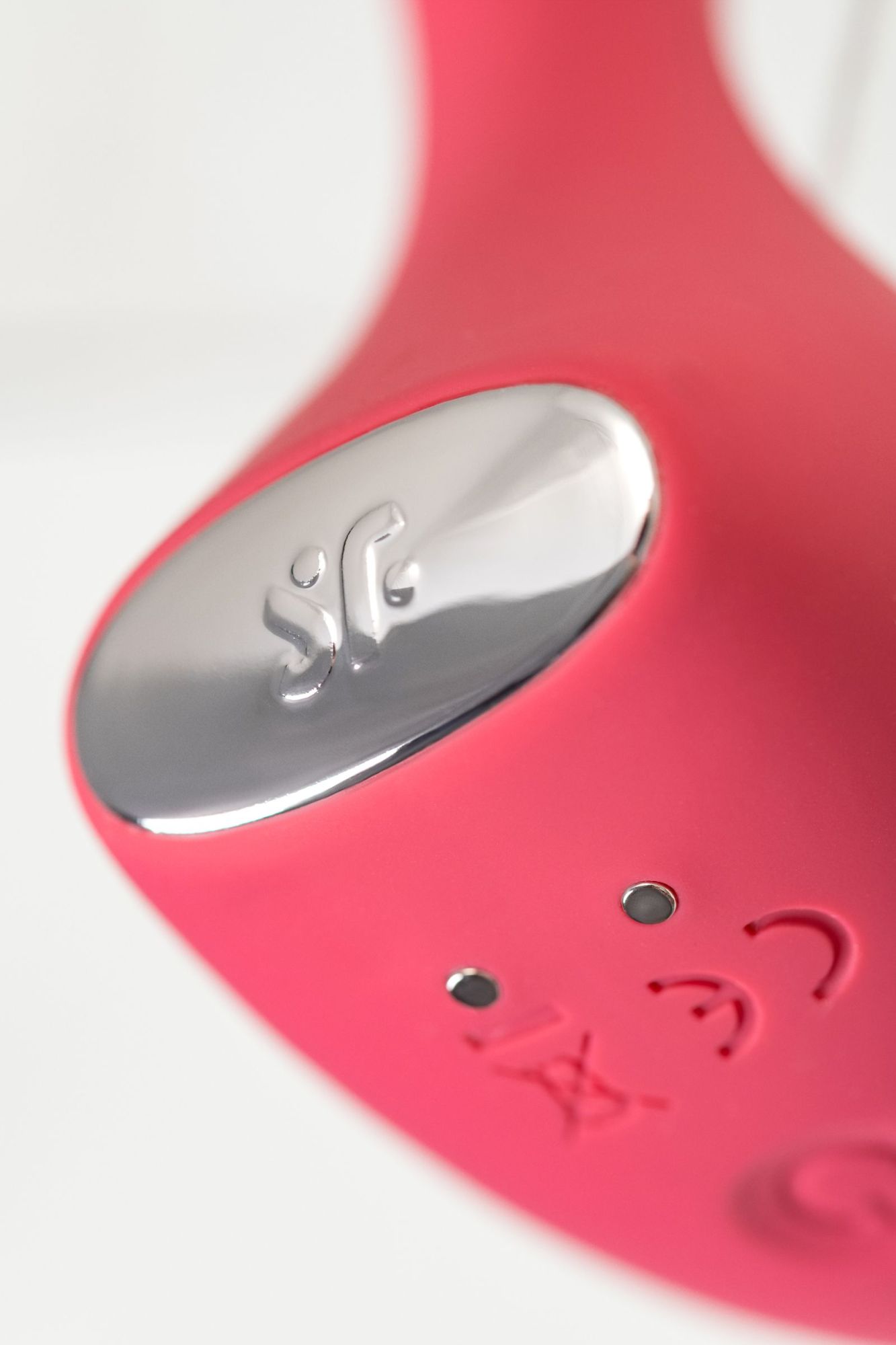анальная втулка satisfyer backdoor lover, красная в России