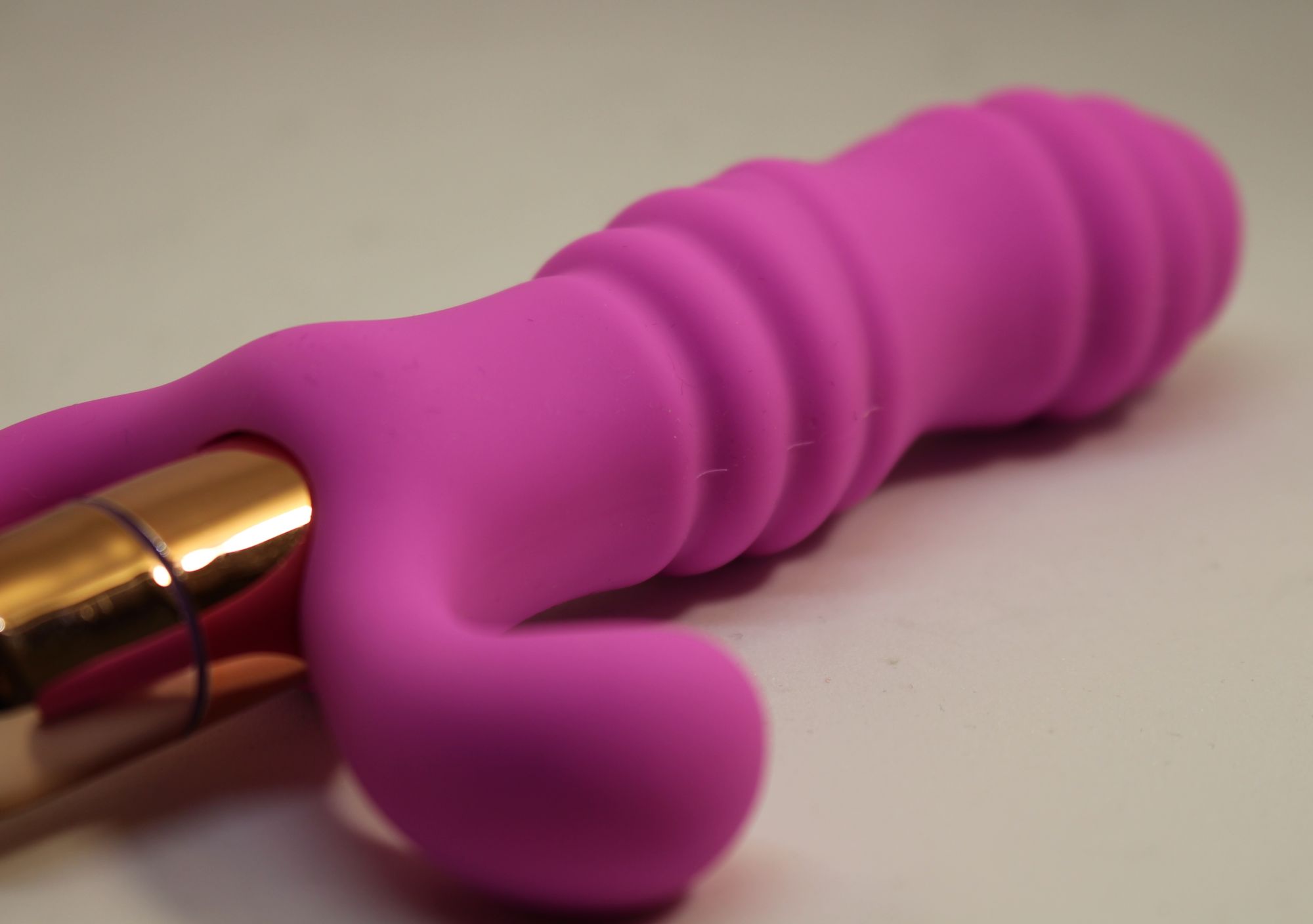 вибромассажер розовый рельефной для стимуляции точки g 47451-mm в России