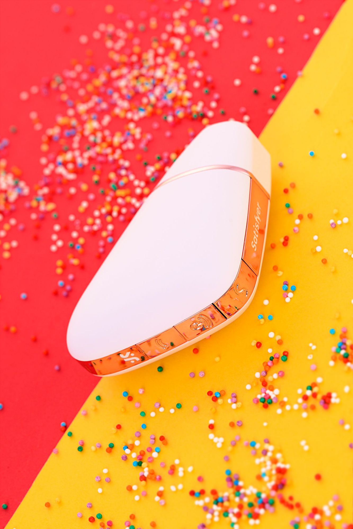 вакуум-волновой бесконтактный стимулятор клитора satisfyer love triangle, силикон, белый, 8,8 см. в России
