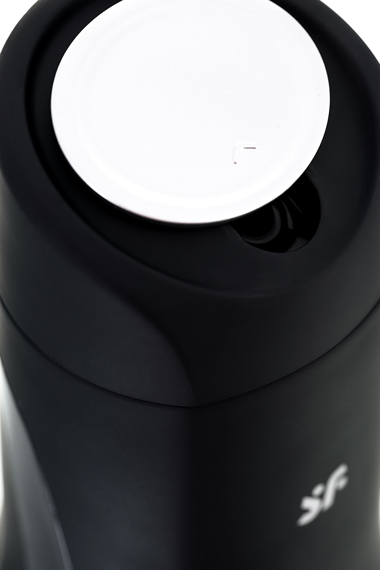мастурбатор нереалистичный satisfyer men classic, tpe, серебристый, 25,4 см. в России