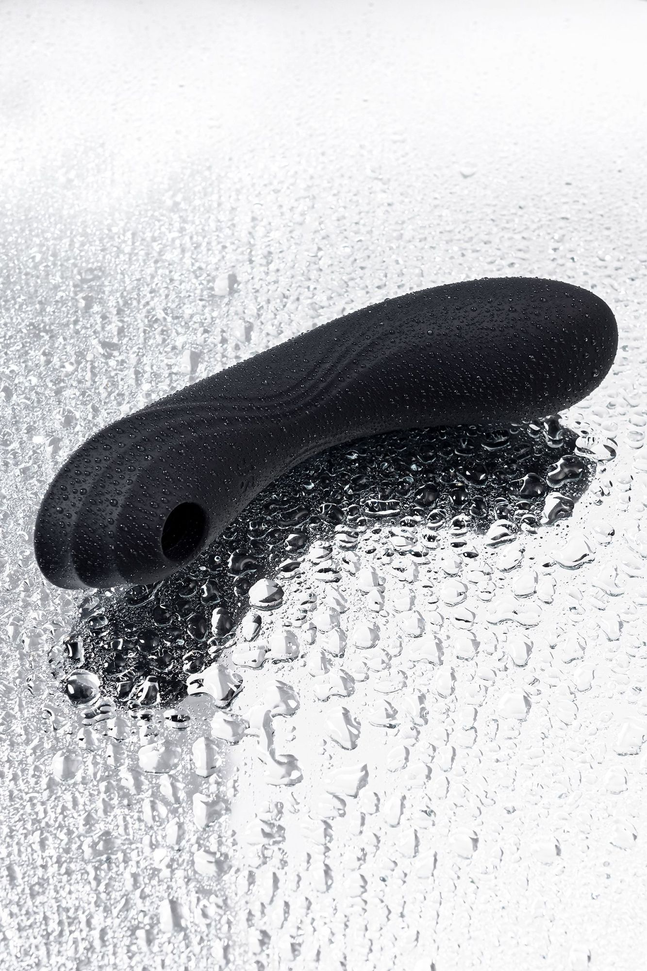 вакуум-волновой бесконтактный стимулятор клитора satisfyer curvy trinity 4, силикон, чёрный, 5,35 см в России