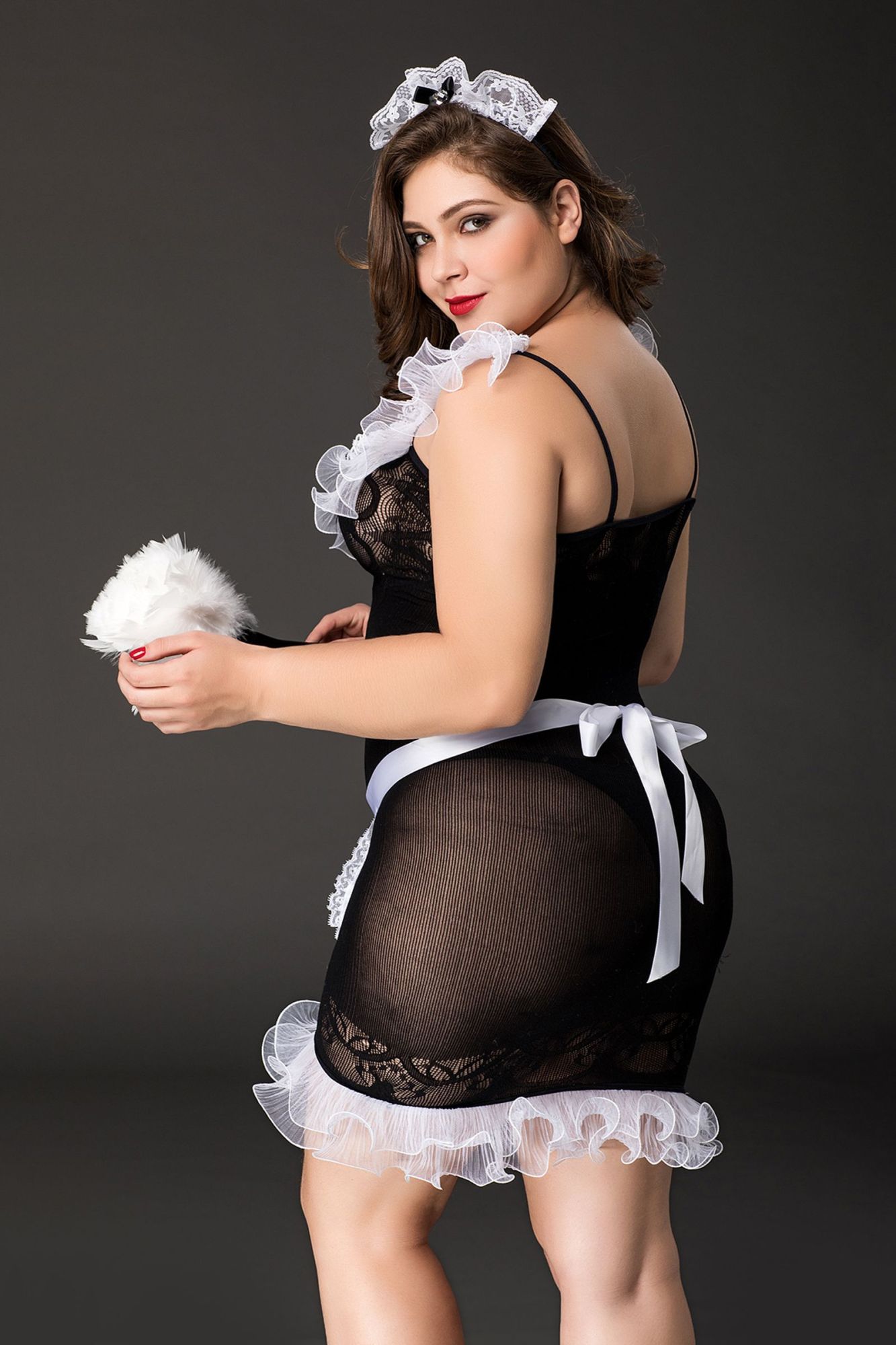 Эротическое костюм горничной candy girl fanny (платье, ободок, чокер, фартук,метелка) черно-белый, 2xl в России