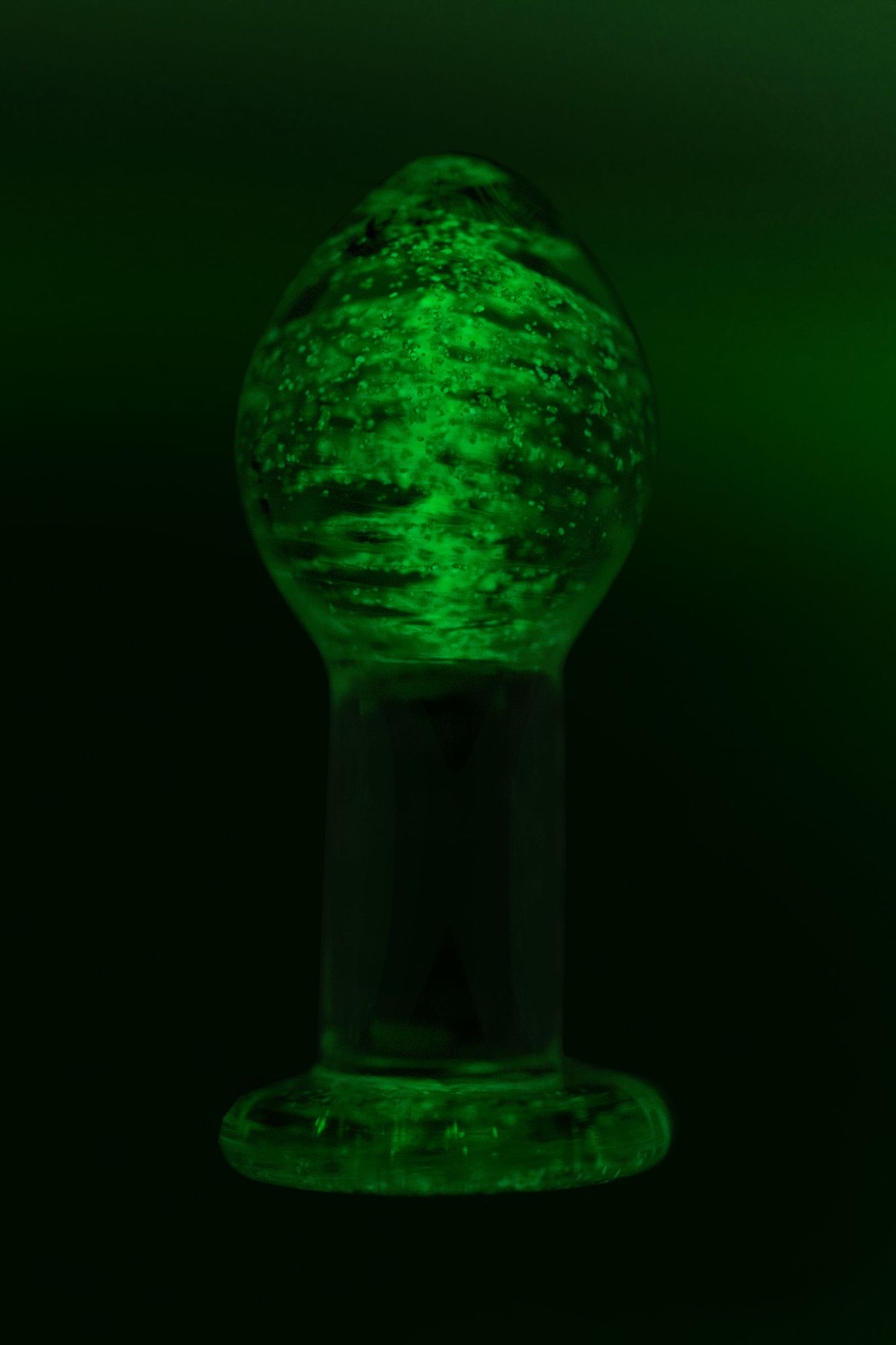 анальная втулка sexus glass светящаяся в темноте, стекло, прозрачная, 6,5 см в России